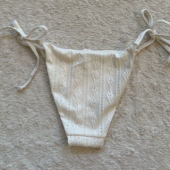 Andie String Bikini Bottom in Coconut Eyelet  NWOT - Picture 6 of 9